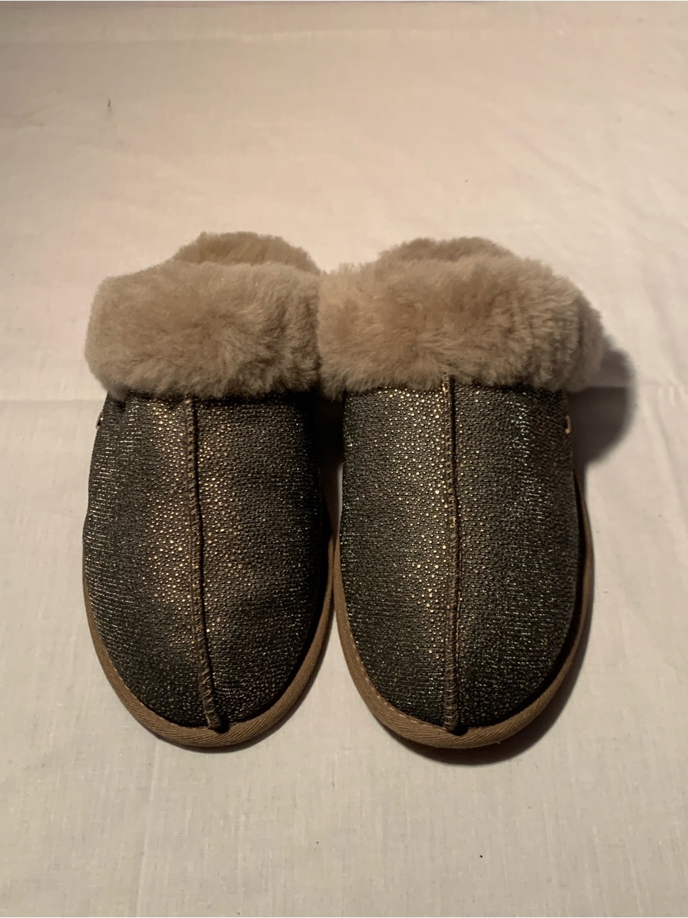 UGG Scuffette Il slippers, size 10 in metallic color
